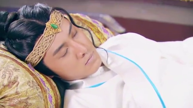 罗通伤势过重,苏宝凤在旁照顾,战事结束后两人拜堂成亲!