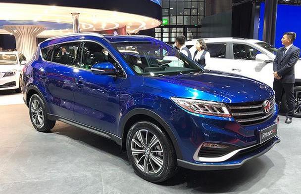 东风风光508 max,定位于中型suv,搭载2.0t涡轮引擎!
