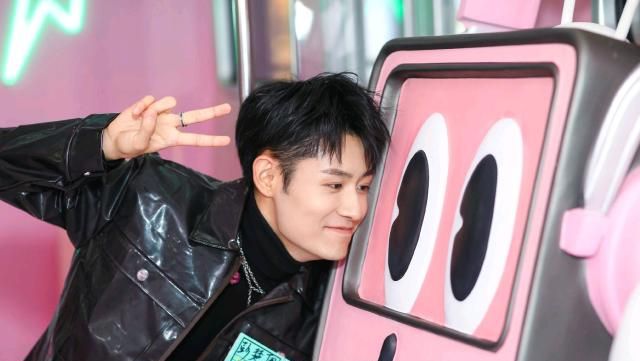 彭楚奥回应x玖少年团,但不是秃头