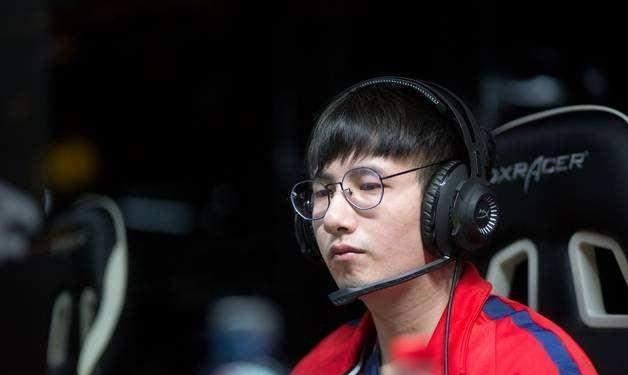 dota2:lgd获得季军为什么玩家纷纷跪求fy别退役