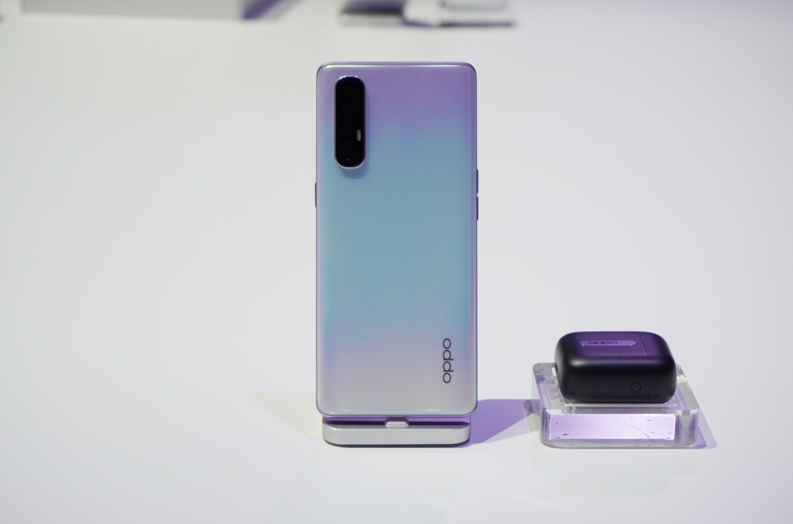 是惊艳还是平庸?90hz高感曲面屏顺滑,oppo reno3 真机图赏