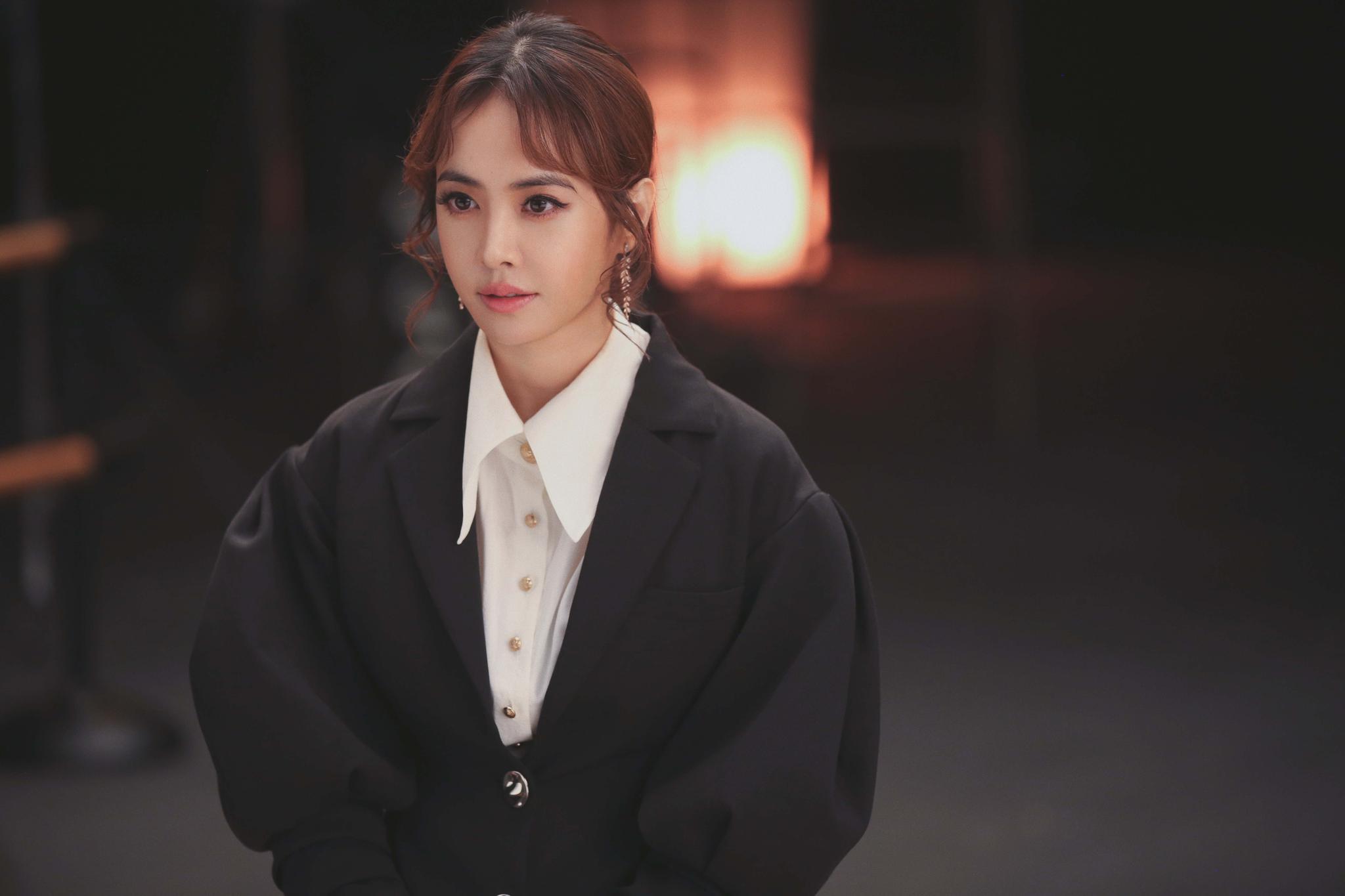 蔡依林《青春有你》担任舞蹈导师成团宠 "一朵花担当"萌化观众