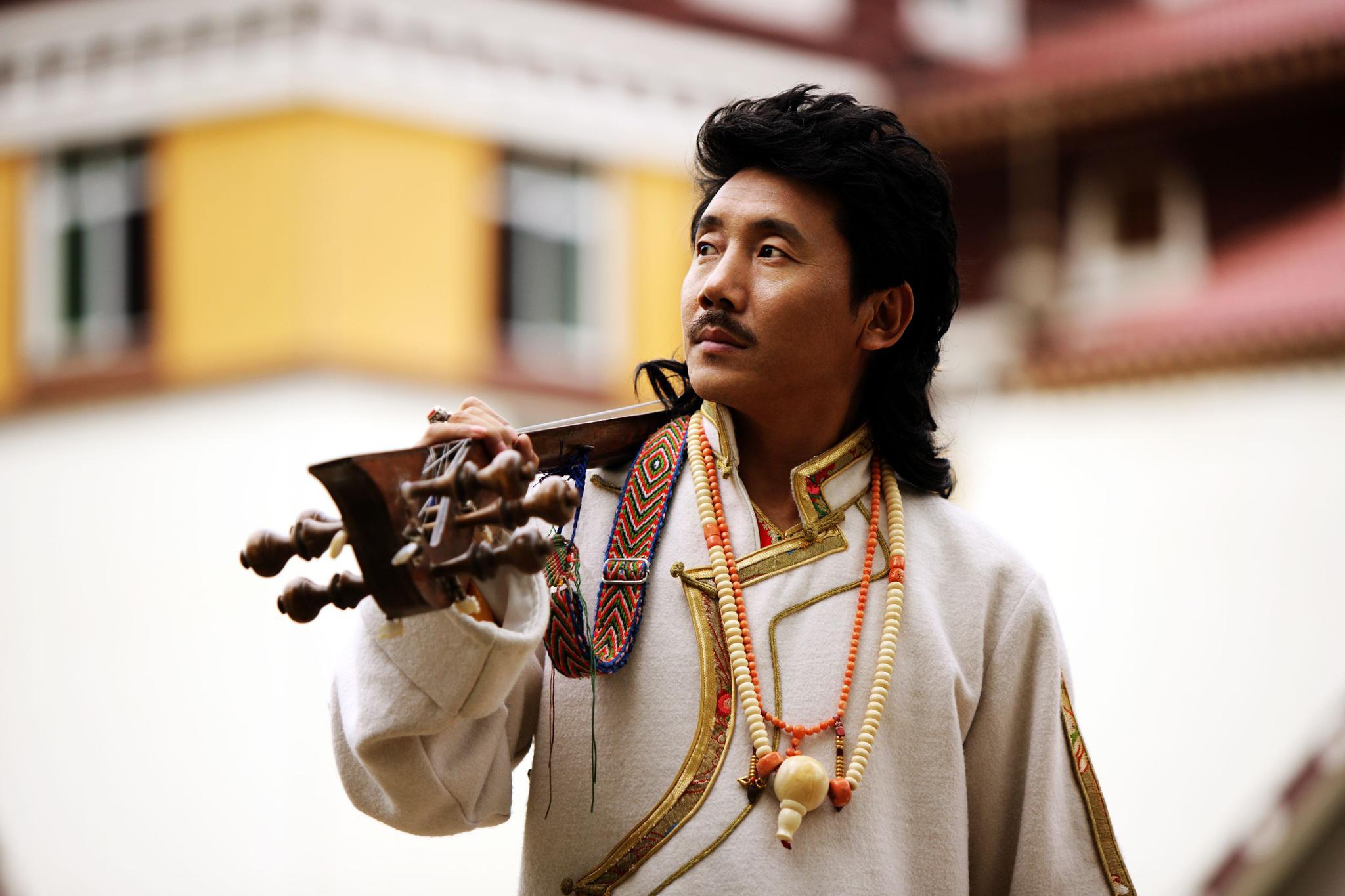 九寨沟重新开放容中尔甲神奇的九寨再次唱响