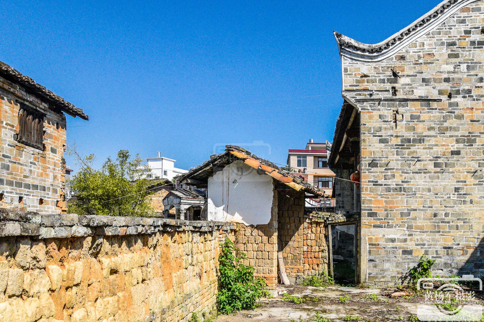 南康区谭邦古村的青砖老房