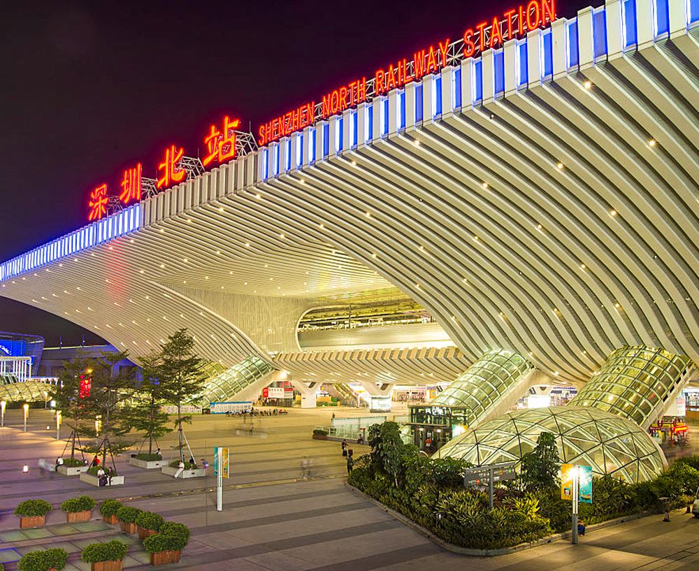 深圳最大高铁站深圳北站,国内唯一采用人流"上进上出"的火车站