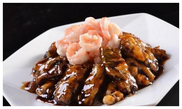 虾爆鳝背,鲜嫩爽脆,金黄酥脆而不"断背"的鳝背,裹着浓浓酱汁秃头萌王