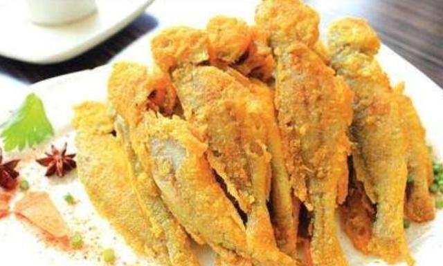 炸鱼怎样才好吃,掌握这个步骤,炸出来的鱼又香又脆