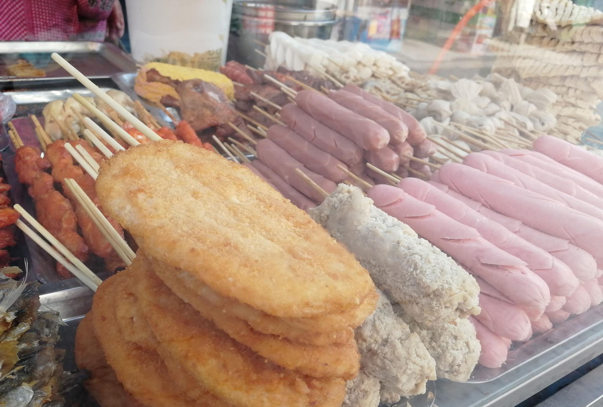 在街上看到油炸卷饼,满满的回忆,实习时候每当不加班都买着吃