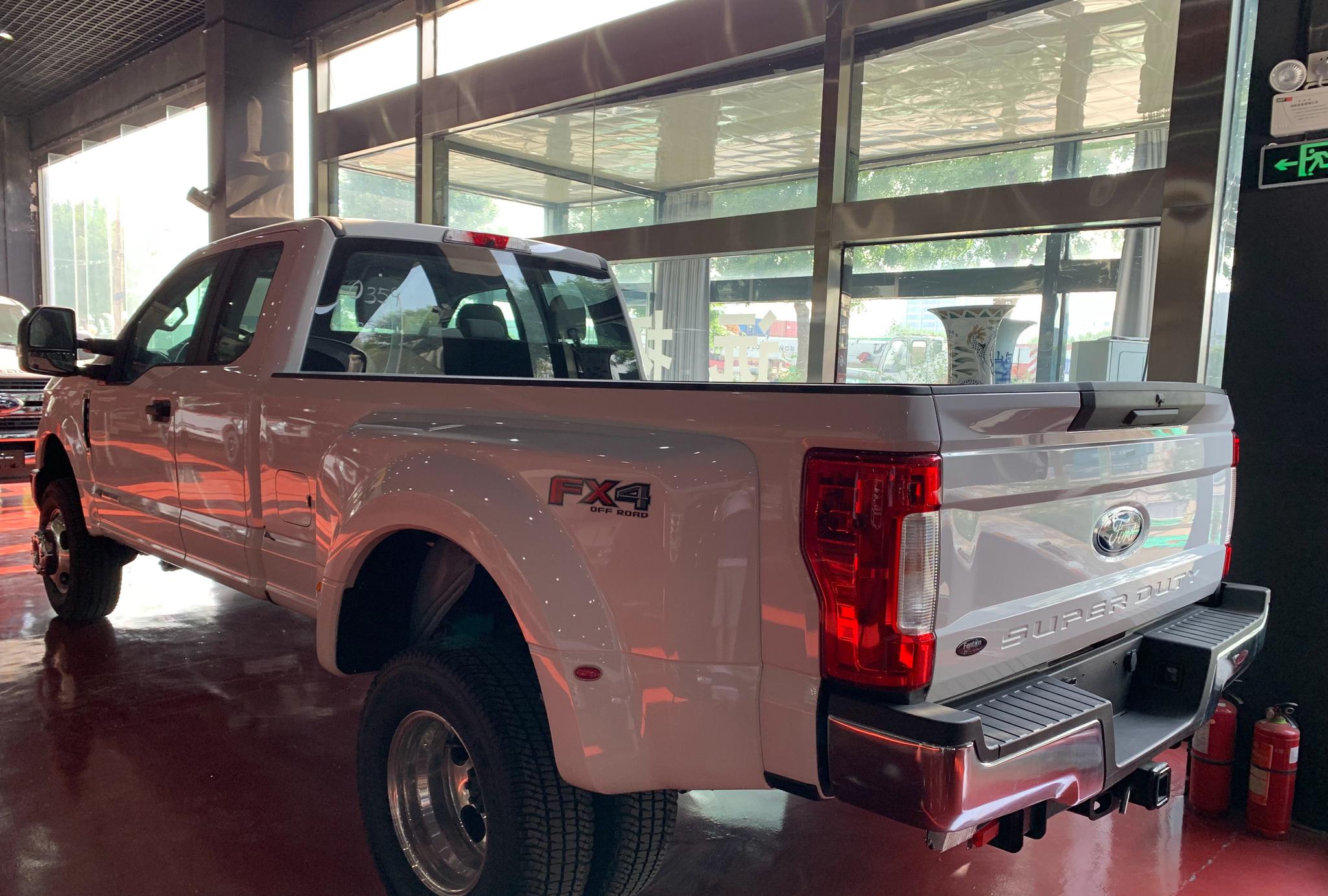 全新福特f350皮卡柴油版