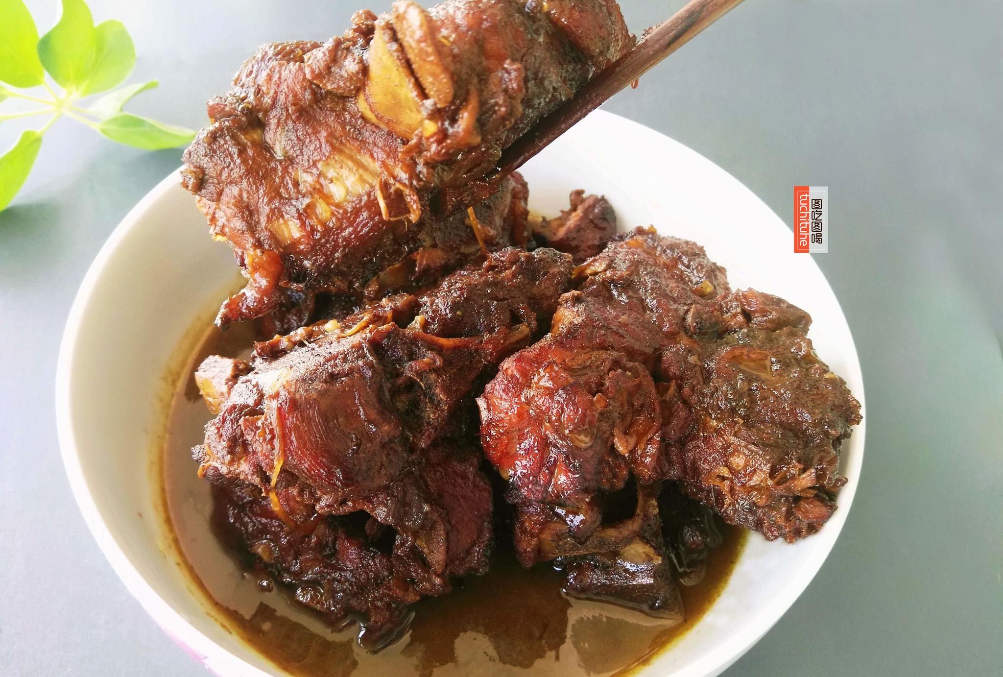 在家就可以做的浓郁酱大骨,简单易操做,不信你也试试?