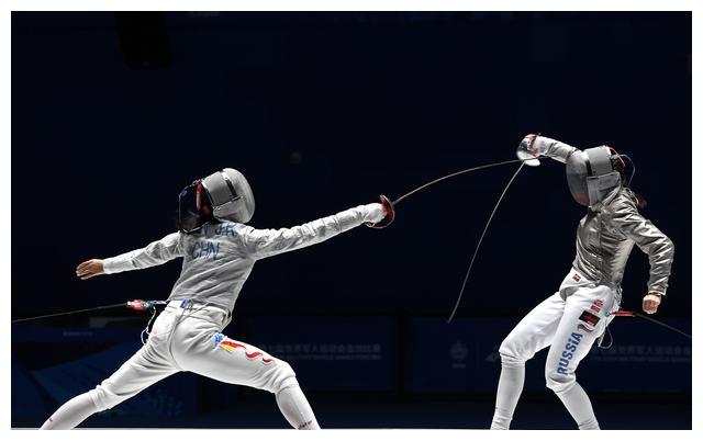 击剑——中国队获女子佩剑团体亚军