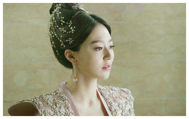 《三生三世十里桃花》苦恋夜华而不得的素锦