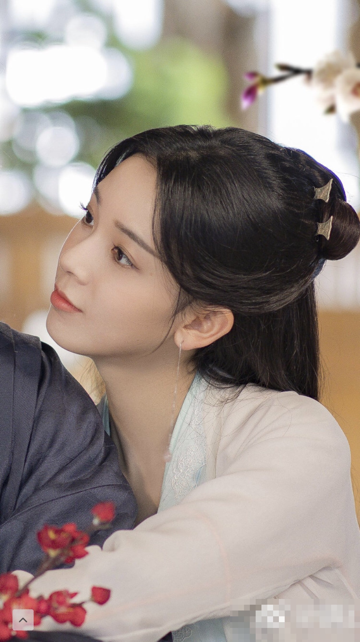 陈瑶新剧低调杀青,这次她清新温婉和当年岳绮罗完全不一样