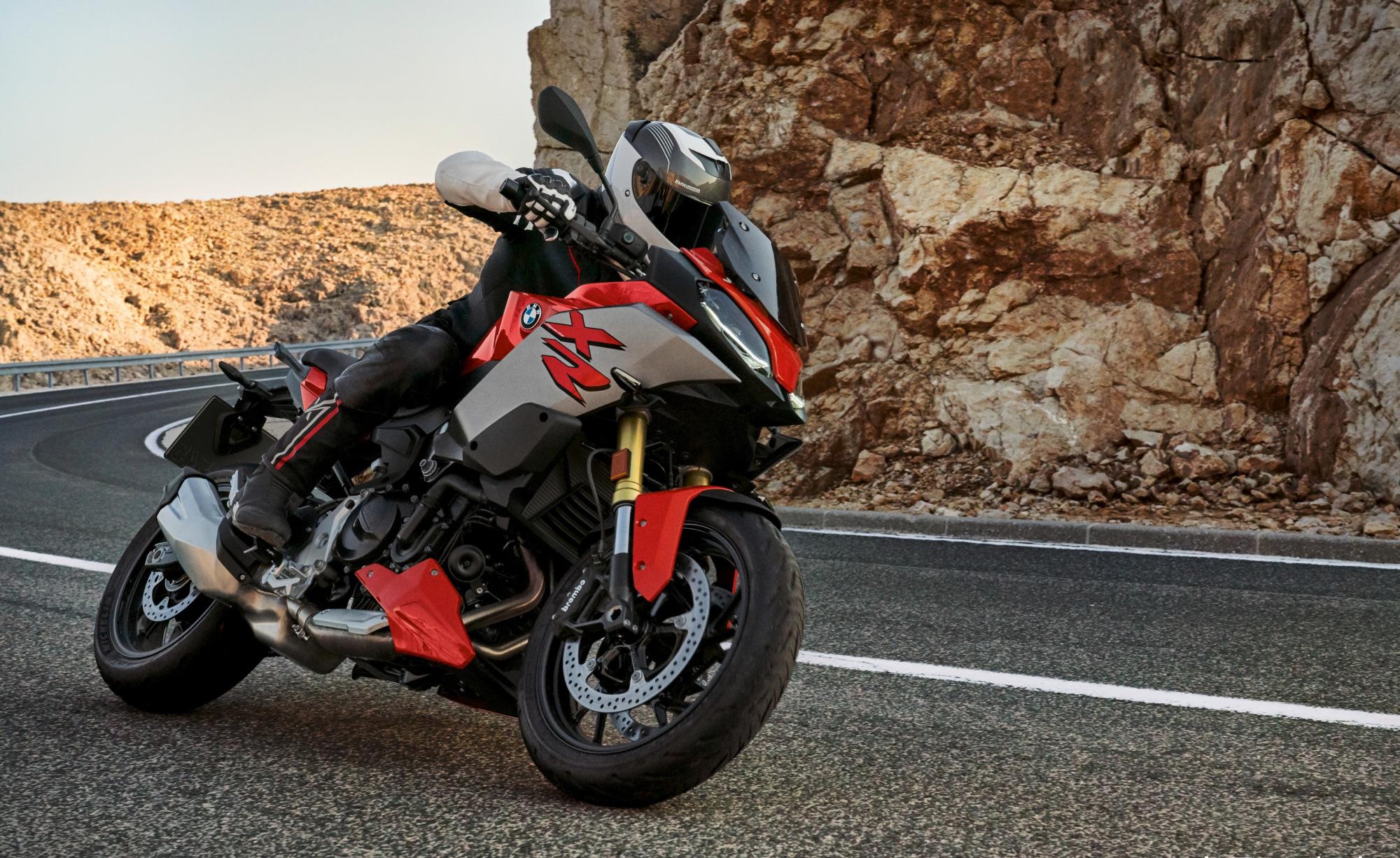 宝马f900r和f900xr亮相东南亚中排量旗舰性能力压杜卡迪