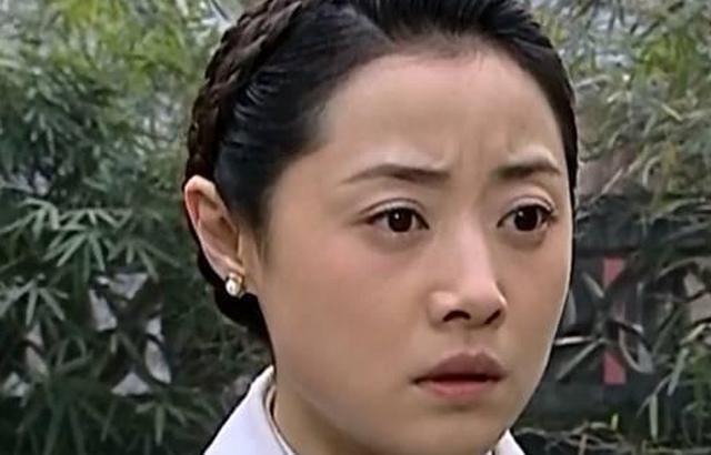 《大宅门》白景琦劝说杨九红解开心结,而白佳莉却和何琪去台湾