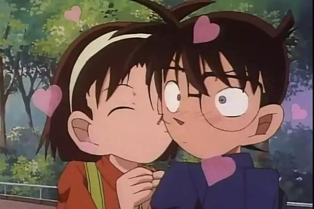 柯南的桃花运半年里就被亲了6次,小兰只亲了2次!