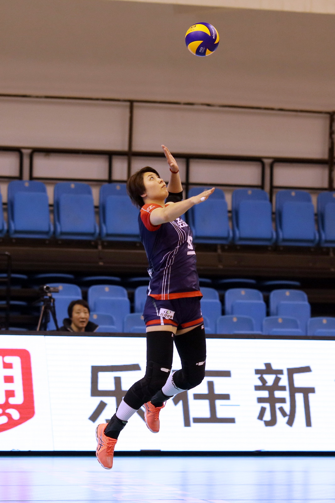 王晨发球胡丹丹四川队员张晓雅进攻于婉秋毛均怡蔡晓晴焦帅蔡晓晴黄