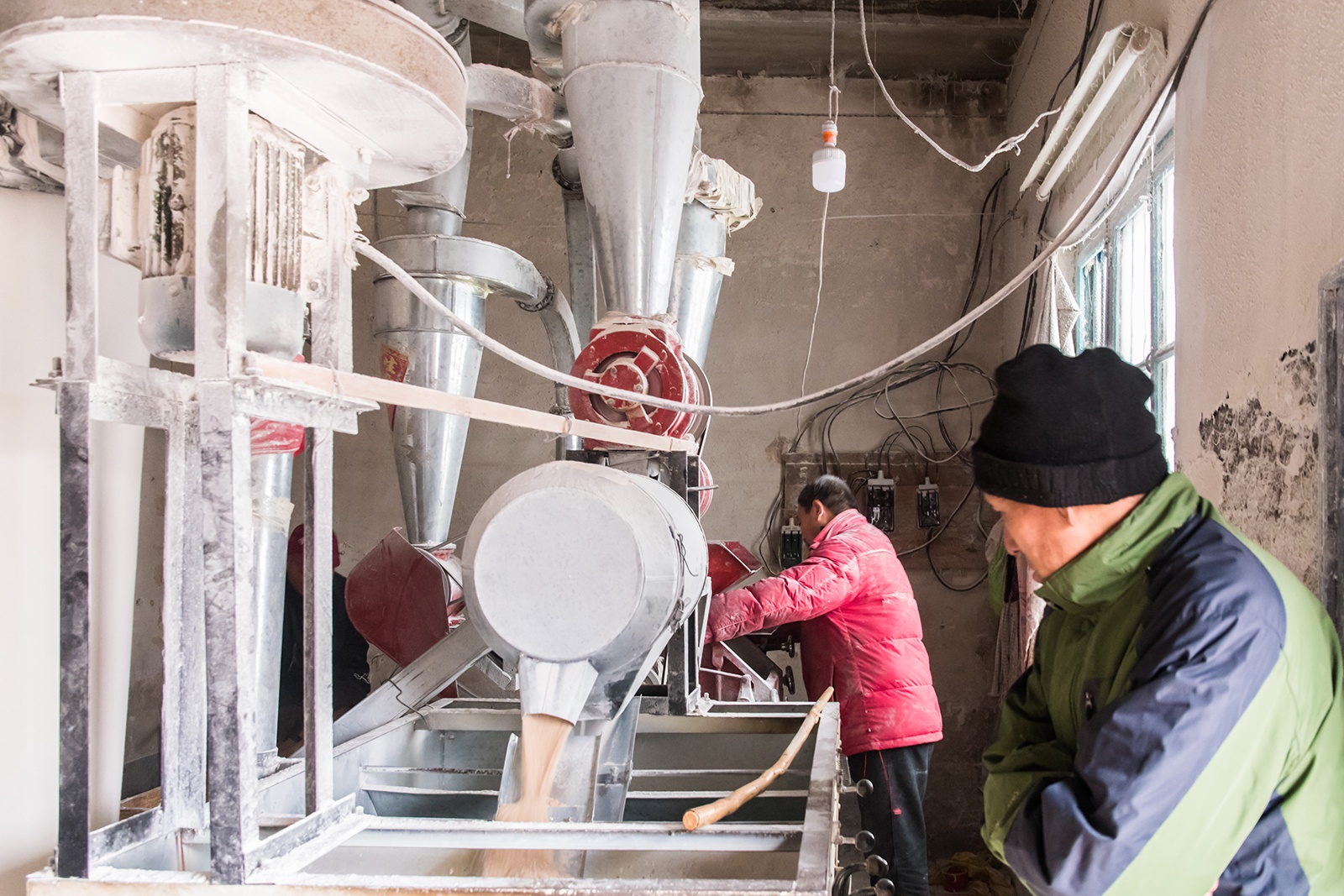 农村小钢磨比大型面粉厂的面真的好吗,你吃过没有