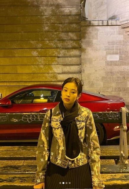 Blackpink金智妮以海外街道为背景公开像写真照片一样的日常照片 即时尚 Blackpink金智妮以海外街道为背景公开像写真照片一样的日常照片 即时尚