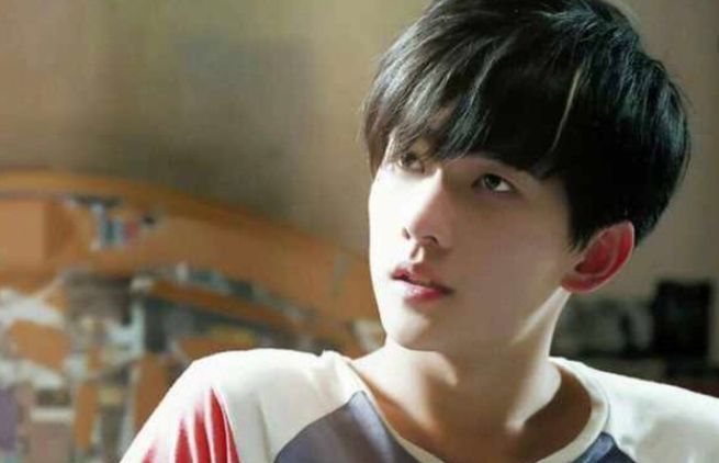 4年前的《左耳》,大家都知道马思纯杨洋是主演,谁注意关晓彤了|左耳|马思纯|张漾_新浪新闻