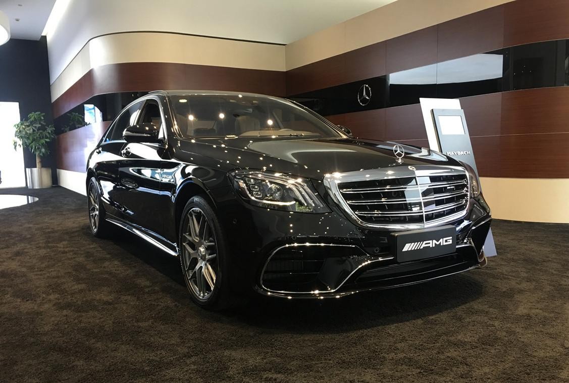 2019款奔驰s63l amg实拍:这是一台v8版本的奔驰s级轿车