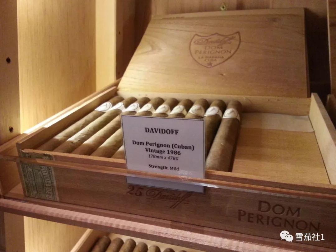 奇闻:单支雪茄售价140万人民币擎天柱堪称世界上最贵雪茄 奇闻:单支雪茄售价140万人民币 擎天柱堪称世界上最贵雪茄