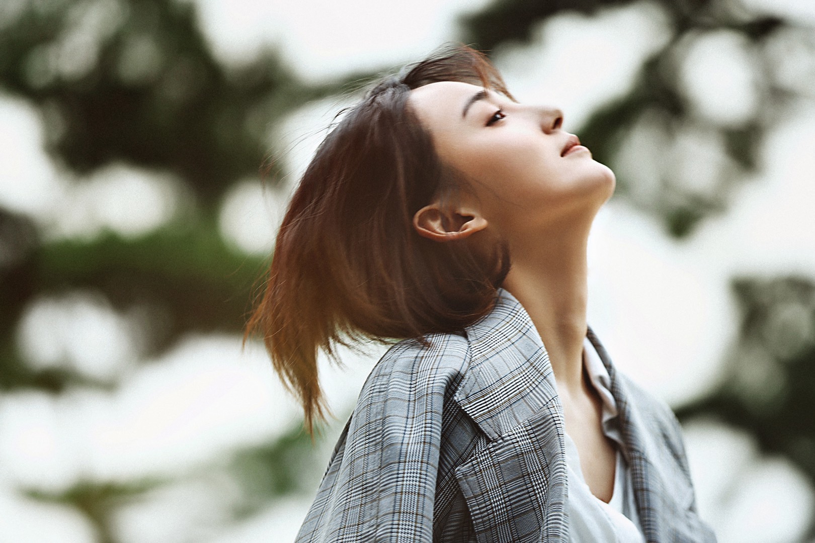 艾晓琪秋日写真曝光 文艺高级灰·职场小甜总_高清图集_新浪网