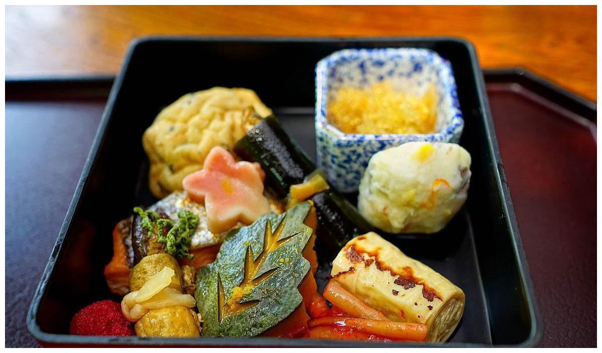 日本车站最贵便当700人民币?打开包装,感到一股高大上的气息