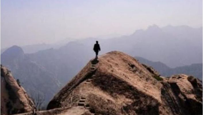 “终南山第一隐士”,隐居山里30多年,家人见到后都认不出来了_新浪新闻