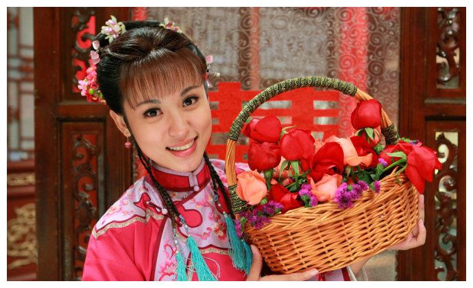 《还珠格格》中柳红,不仅和谢娜有渊源,还成了赵丽颖儿子的干妈