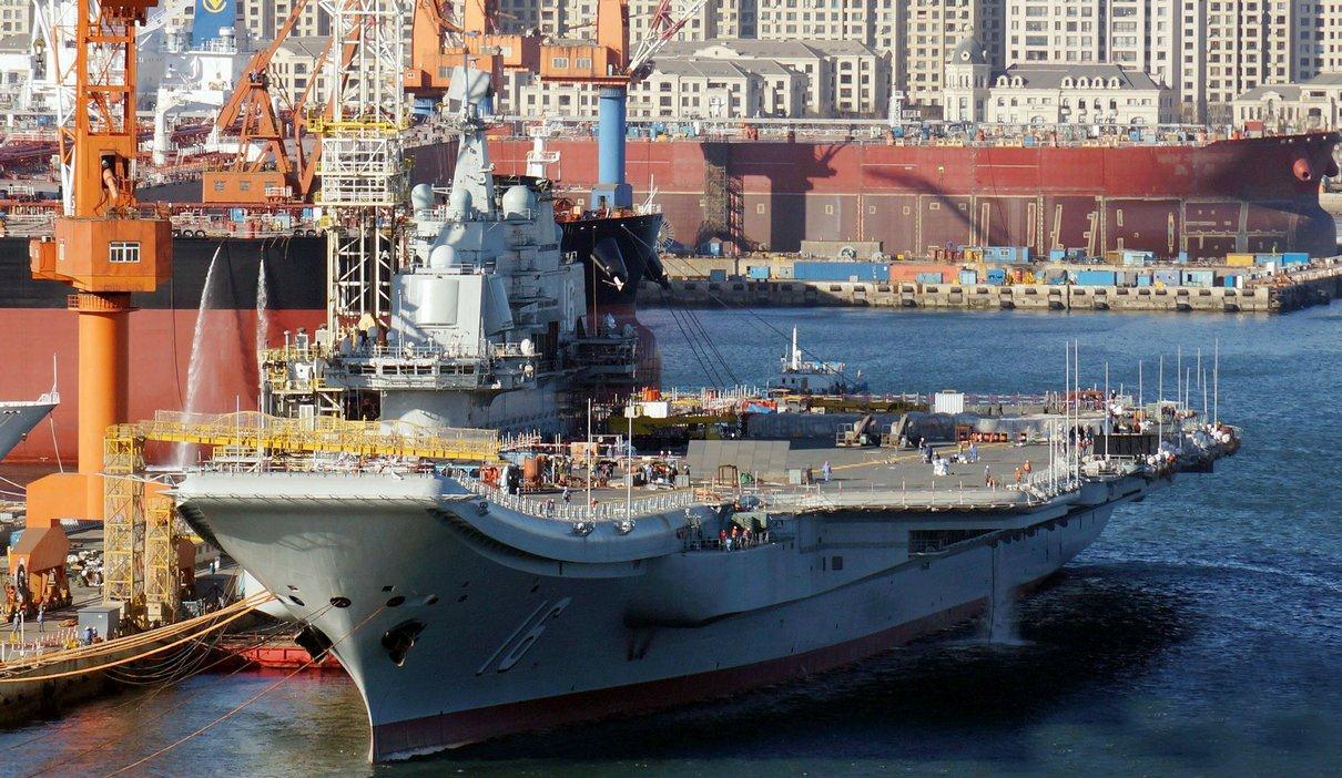 舷窗一改颜值立马提升,辽宁舰两次改装同角度视图