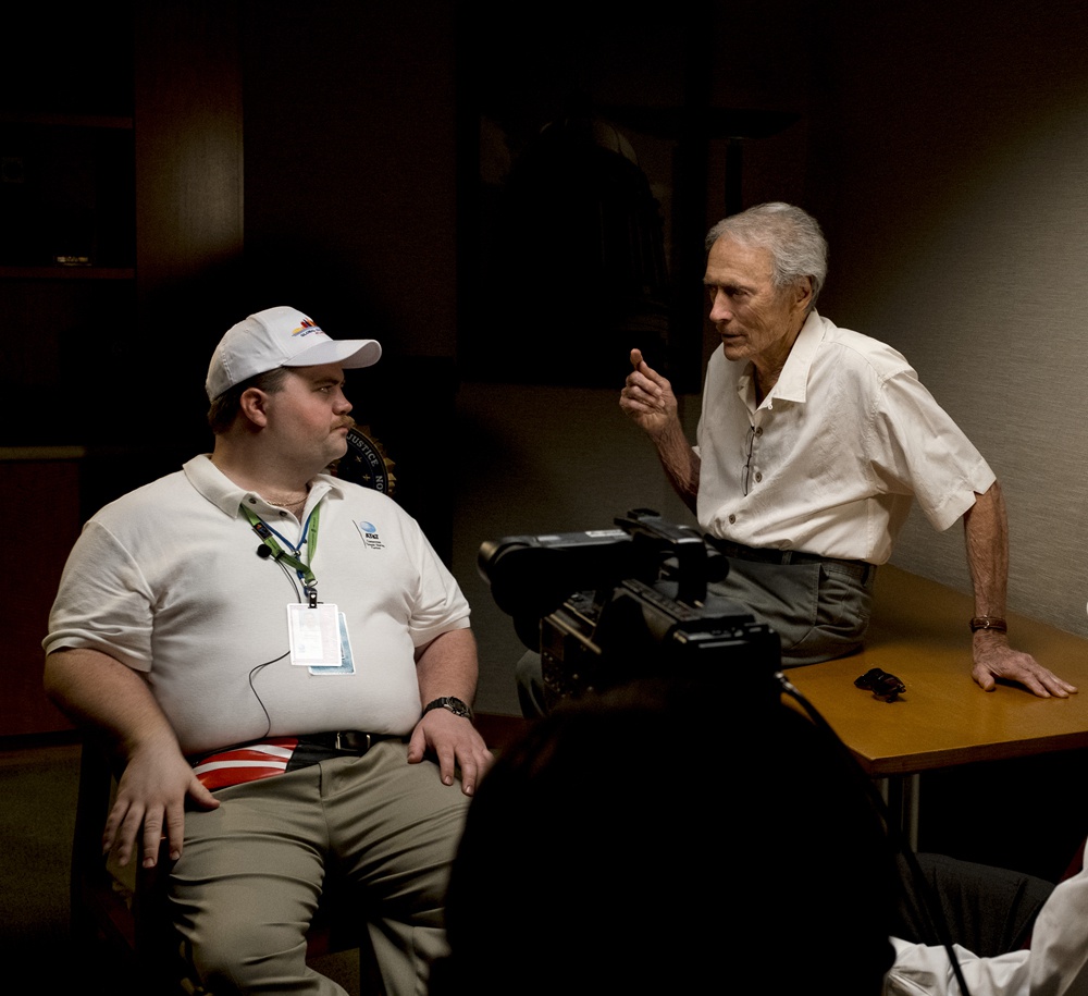 冲奥佳作《理查德·朱维尔的哀歌》今上映  四大