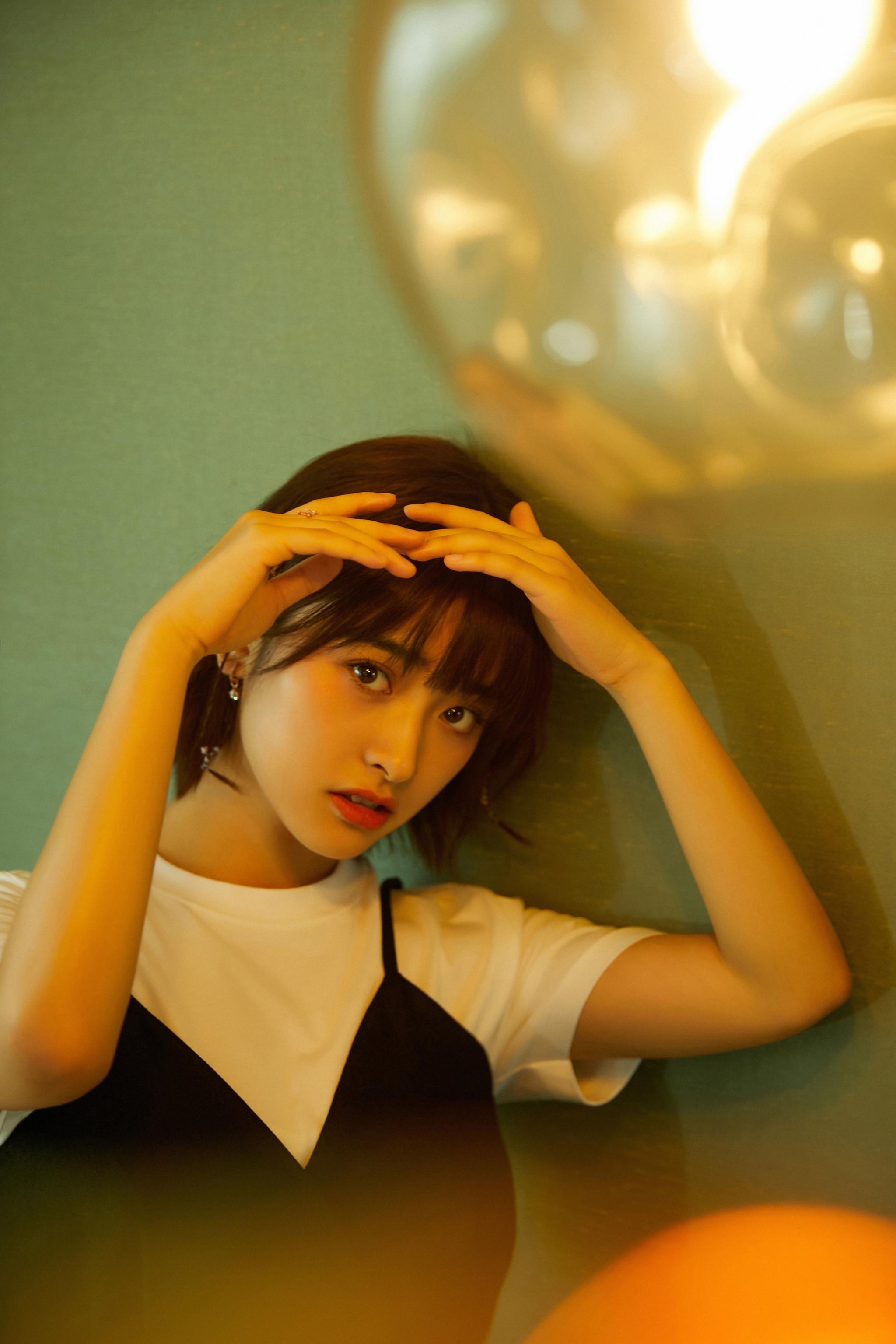 沈月实绩图被嘲笑,参加春晚表演小品也算吗?