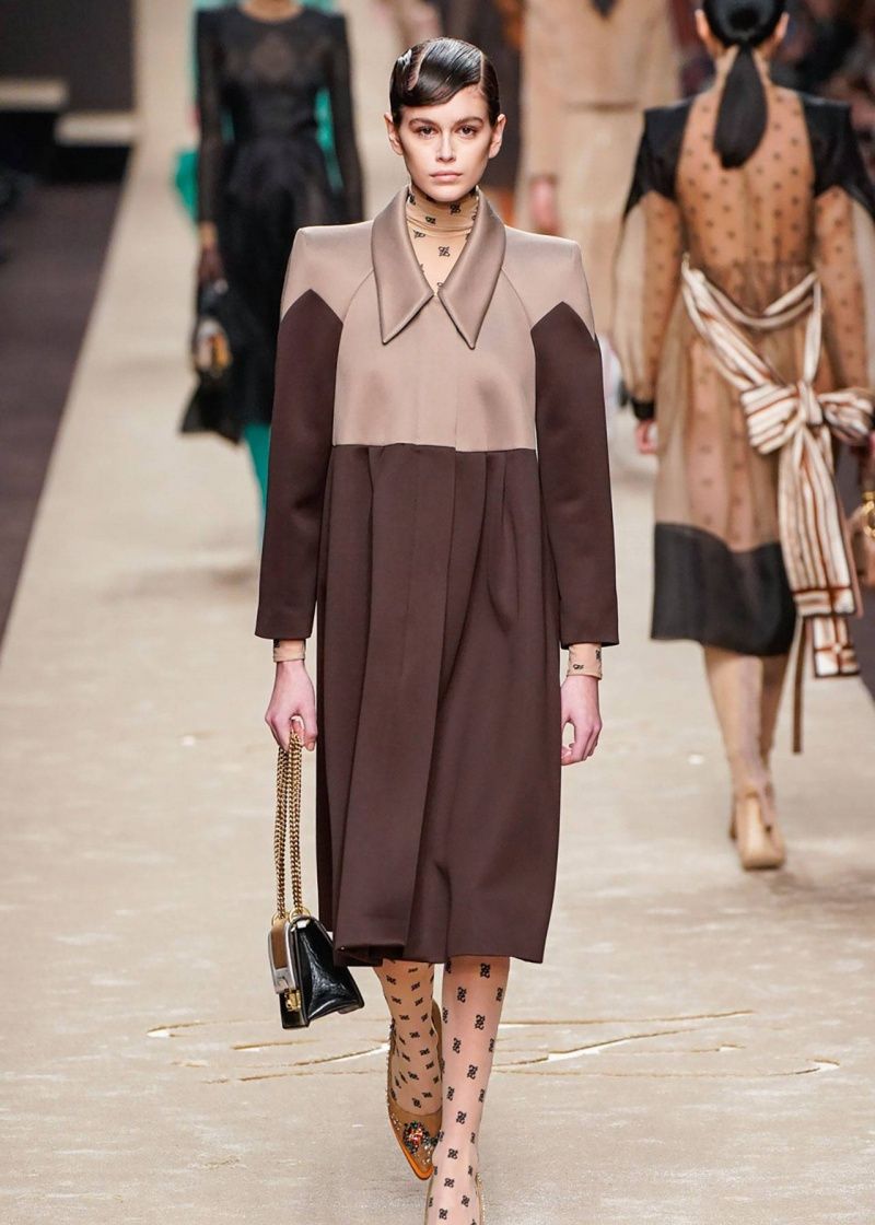 fendi2019/20秋冬高级成衣女装发布会_女装秀