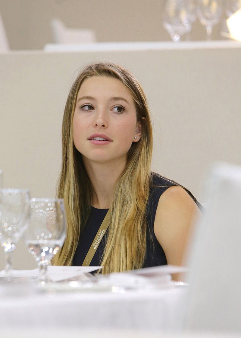 乔布斯最美的小女儿虽坐拥亿万遗产依旧努力上进