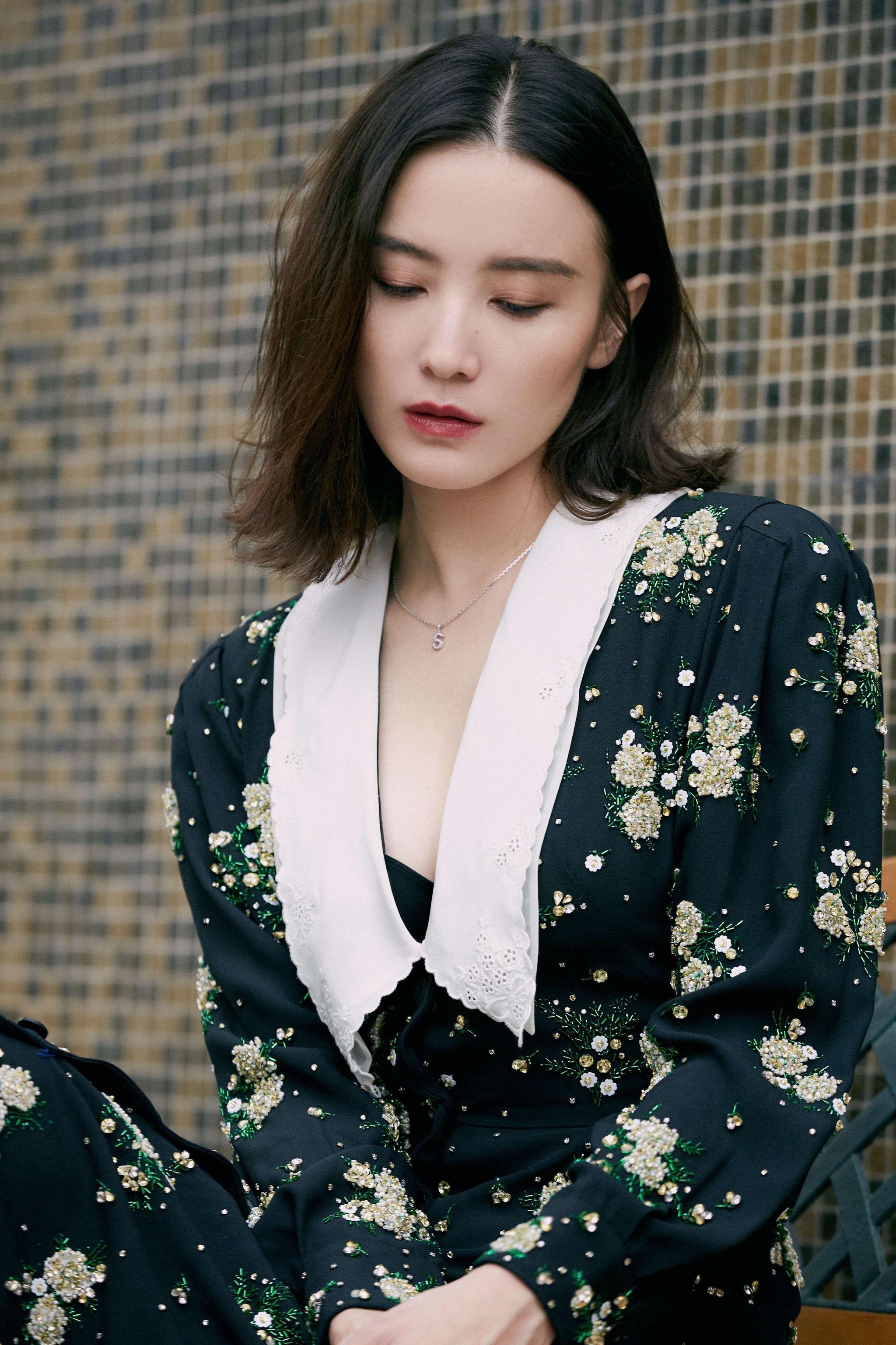 宋佳出席2019南方电影盛典 凭《风雨云》斩获年度女主角