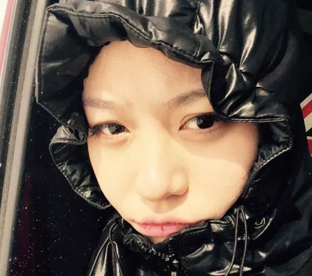 汪峰为女儿庆生多次提章子怡,粉丝提醒他,要顾及孩子亲妈的感受|齐丹