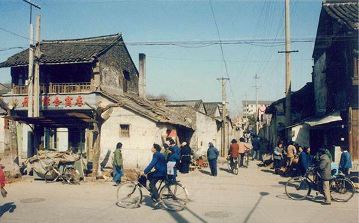 老照片:80年代的江苏镇江,每一张老照片都承载着旧时的回忆