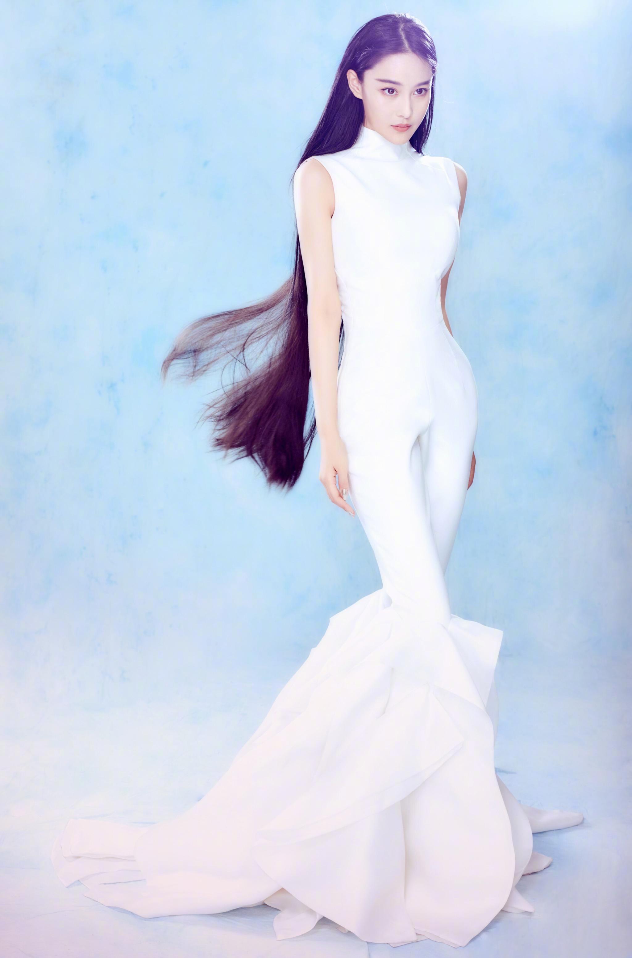 网传号手就位的女主角是张馨予你们能够接受吗