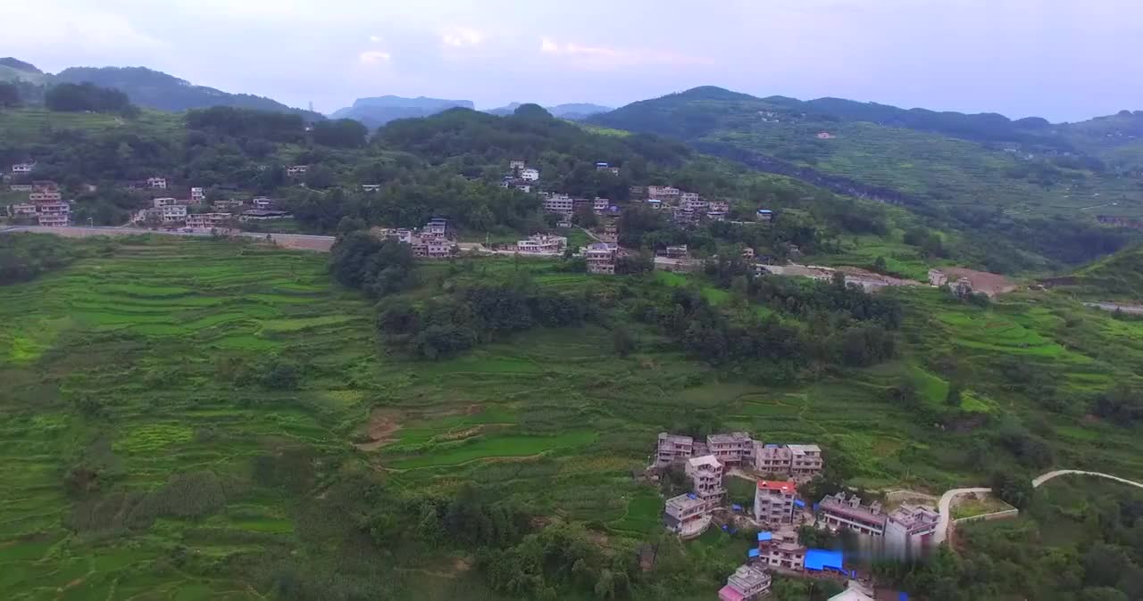 航拍贵州黄平县重安镇的一个小村庄,景色优美如世外桃源