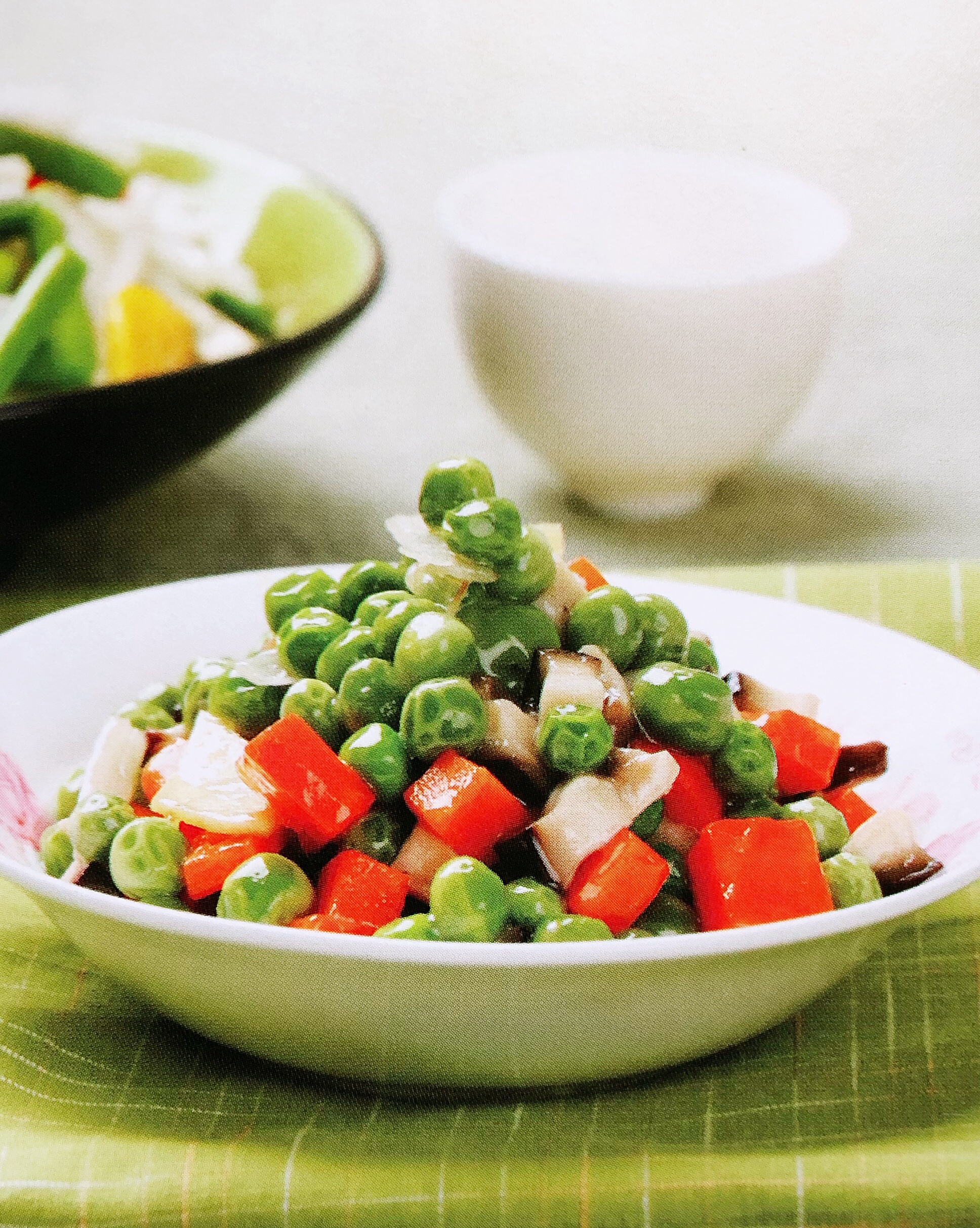 菌菇类美食,新鲜的菌菇与其它食材搭配,让人神清气爽,胃口大开