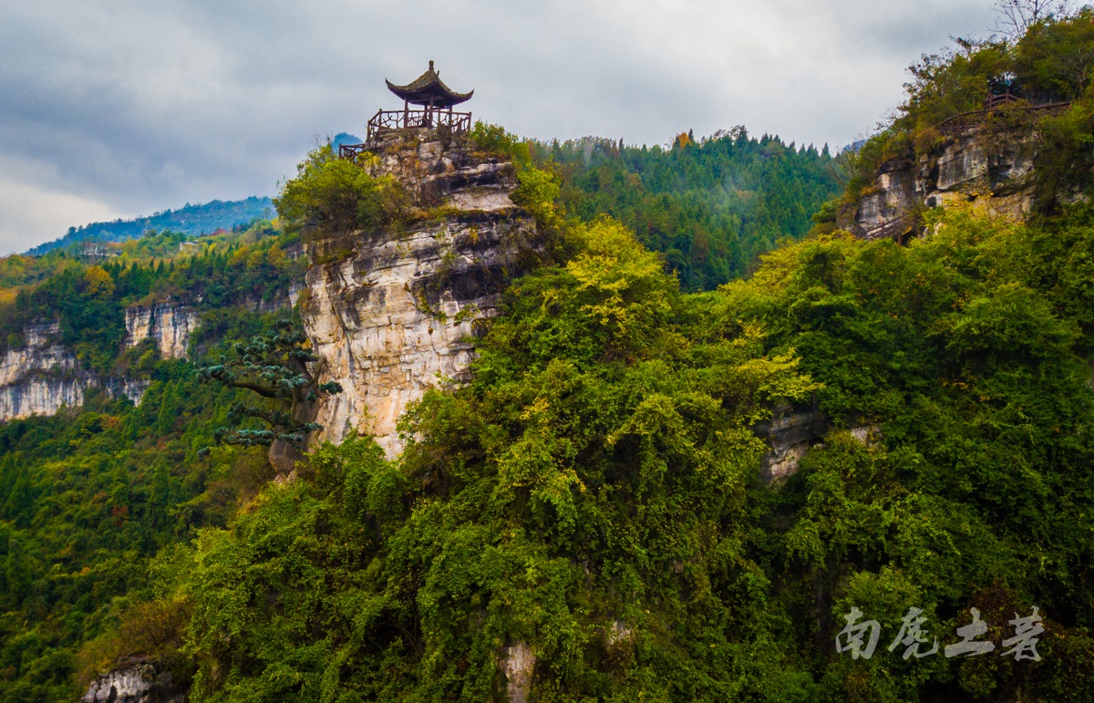 湖北石牌以弱胜强,守住了日军对重庆的进攻,宜昌是一个英雄城市