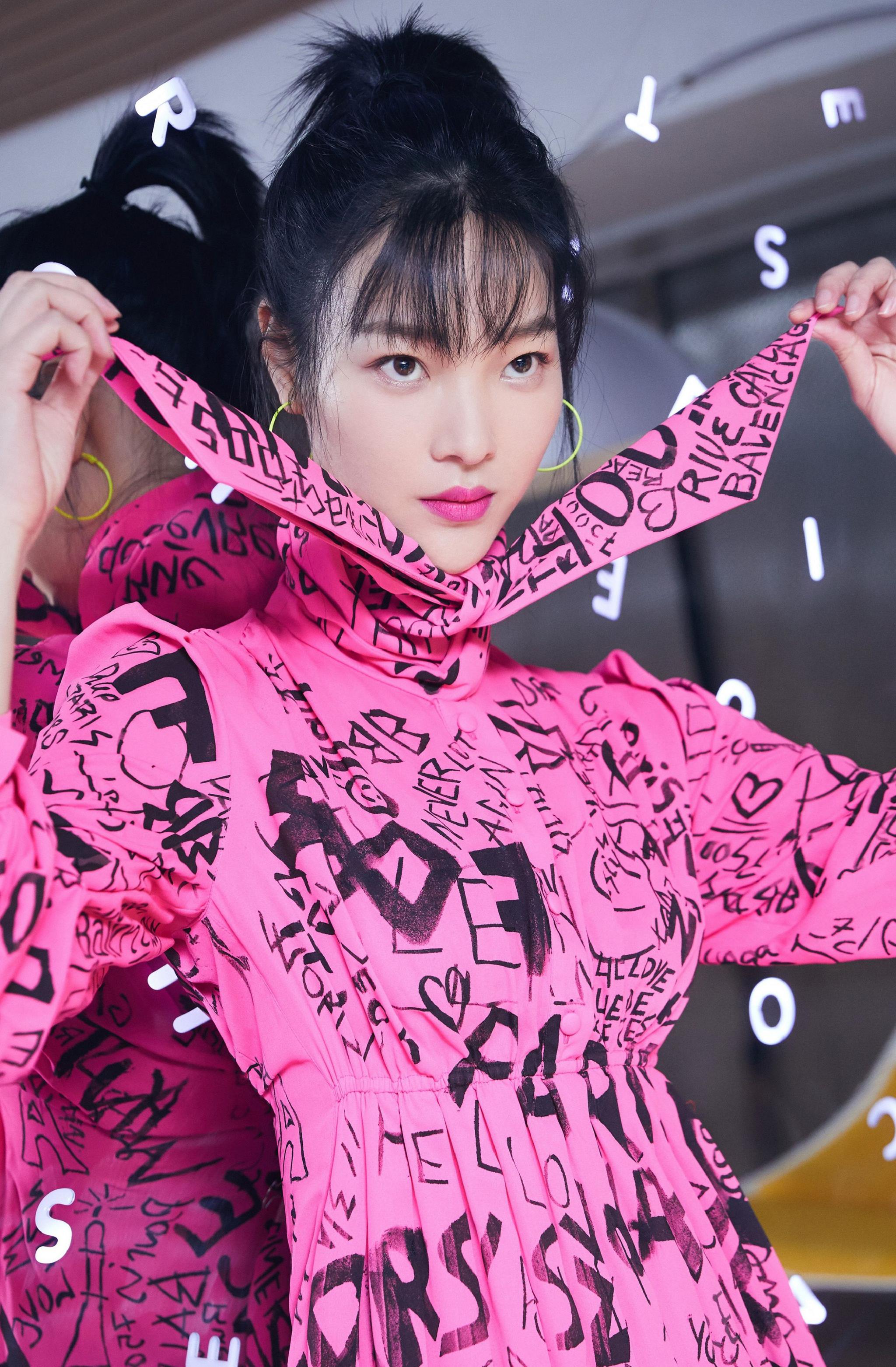 何杜娟时尚穿搭美图_高清图集_新浪网