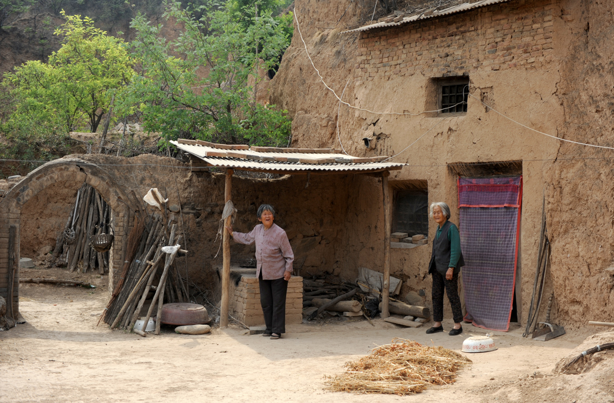 小山沟藏着一个河南村现有20多人居住7旬老者有亲人就是家