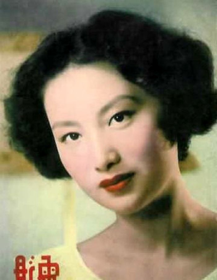 如同好莱坞;当年,长城影业公司有三大台柱,即:夏梦,石慧,陈思思;这三