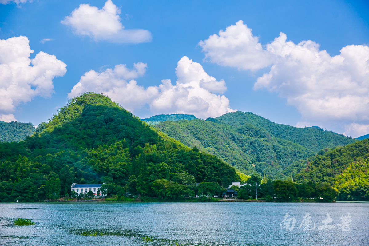 富春江七里泷峡谷段,在旅游界有"小三峡"之称