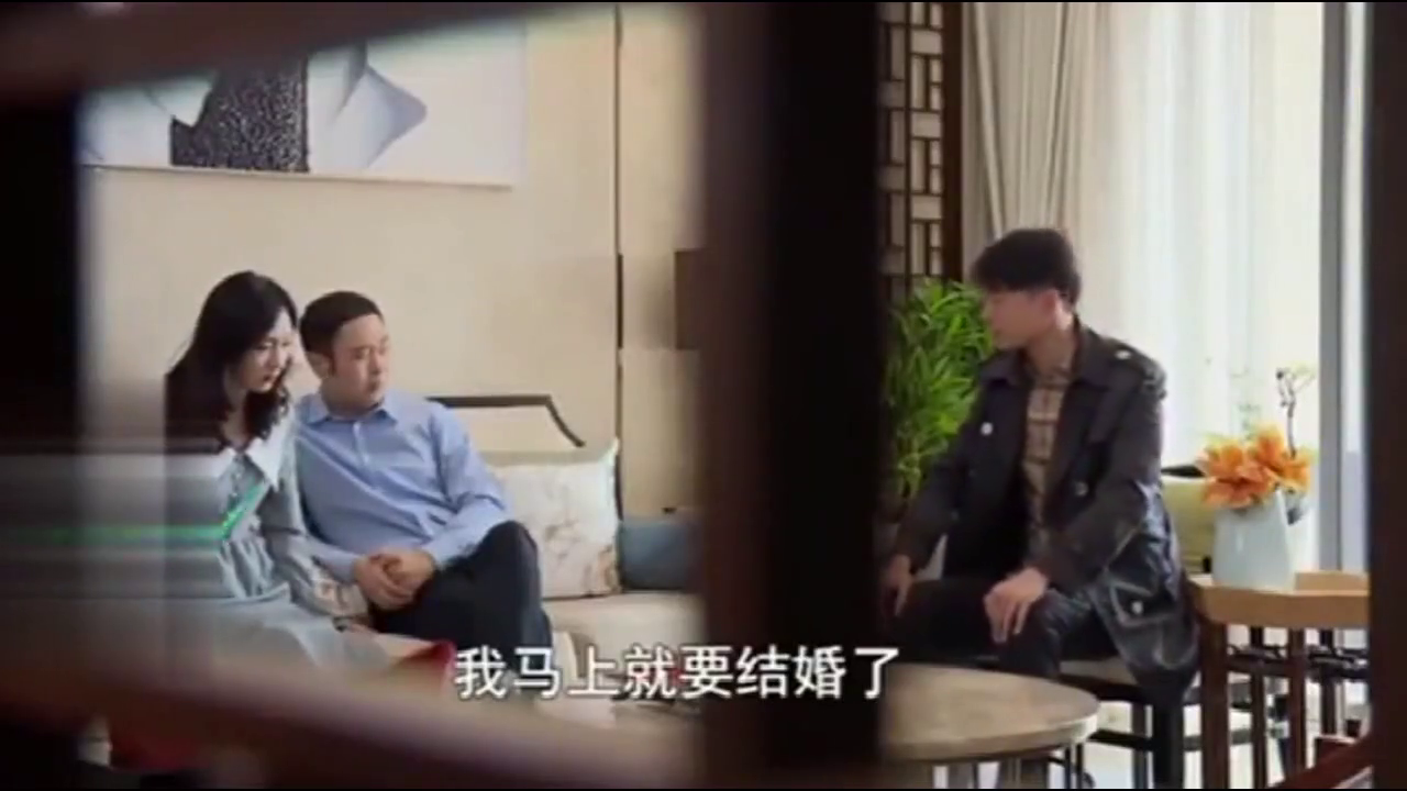 男下属跟女上司说自己要结婚了 结果上司脸色变了