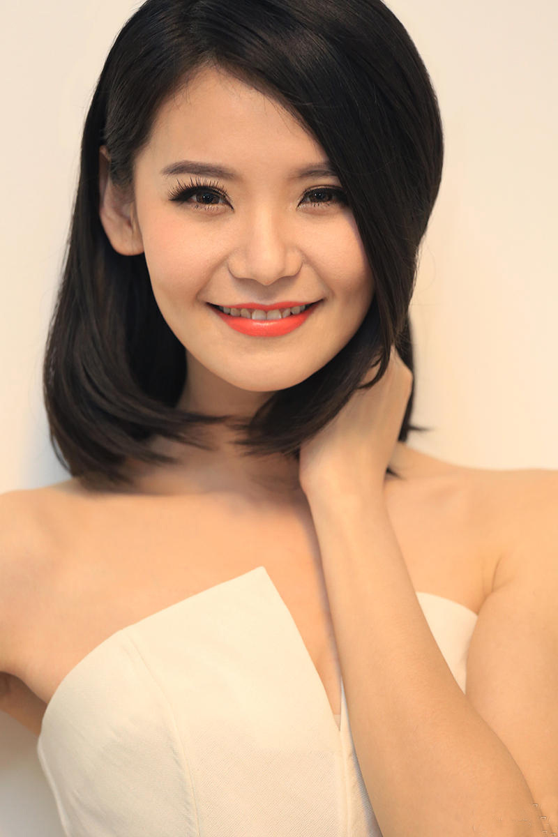 美女图集:白净女孩杨子祯,气质迷人高清写真