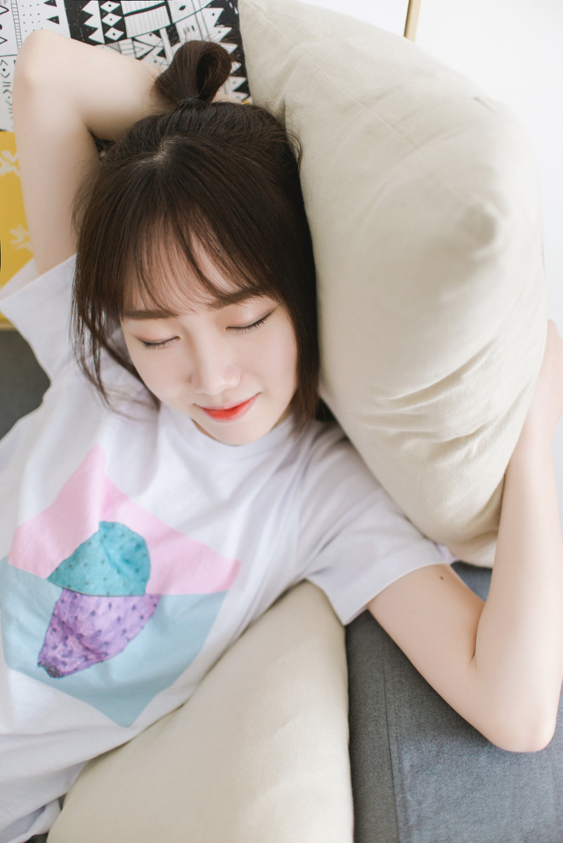 摄影分享:零零后丸子头可爱美少女