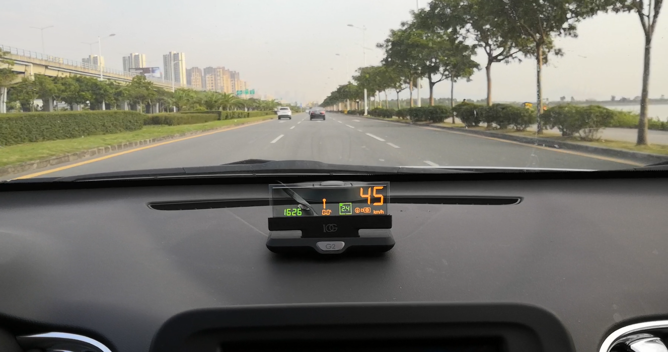 宝马x6加配车载hud智能抬头显示器,尽显宝马车内科技感